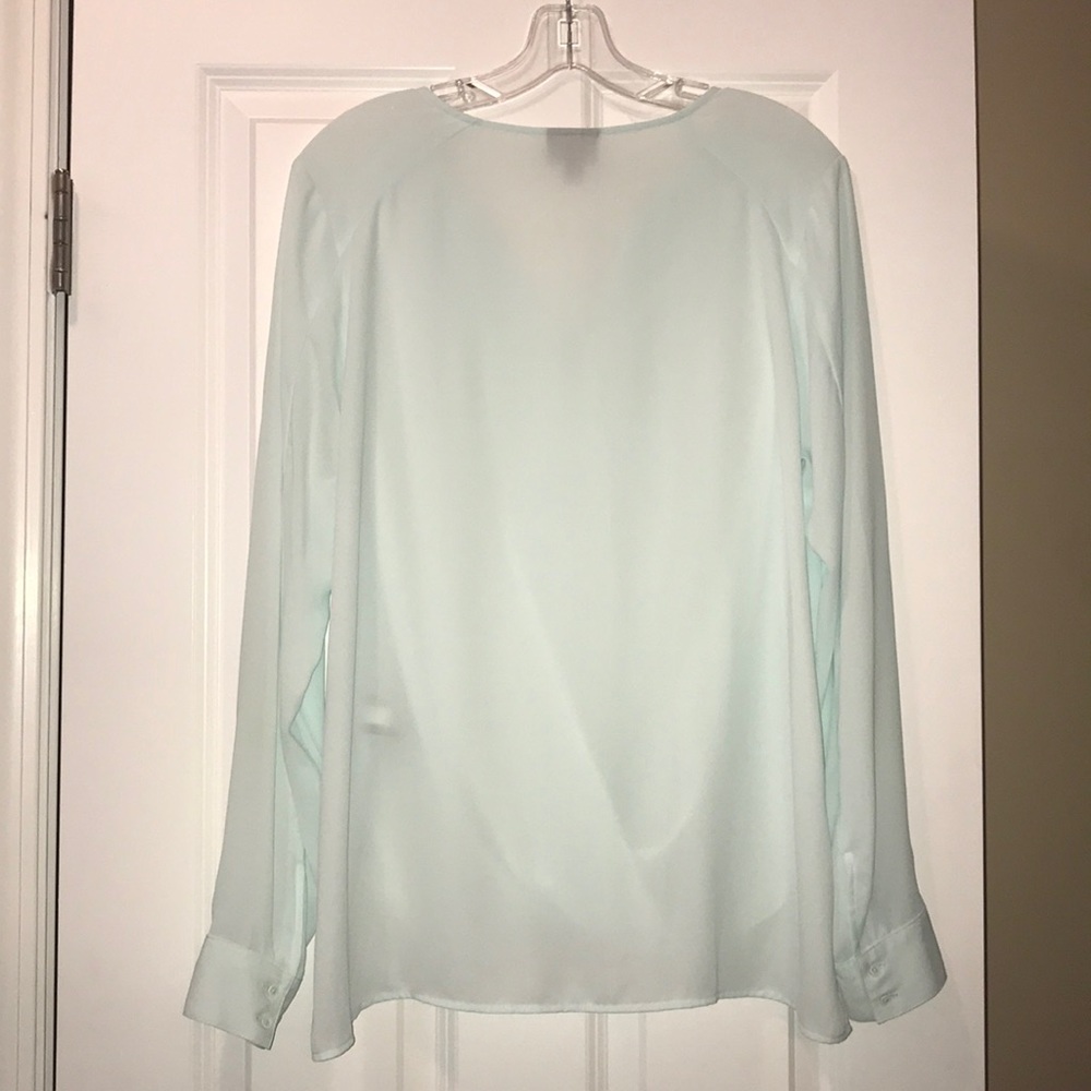 Mossimo Light weight blouse - Picture 2 of 6